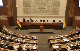 Diputados de Bolivia sesionarán en busca de nueva directiva