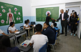 Ministerio de Educación no pide renuncia de maestros de AVEC