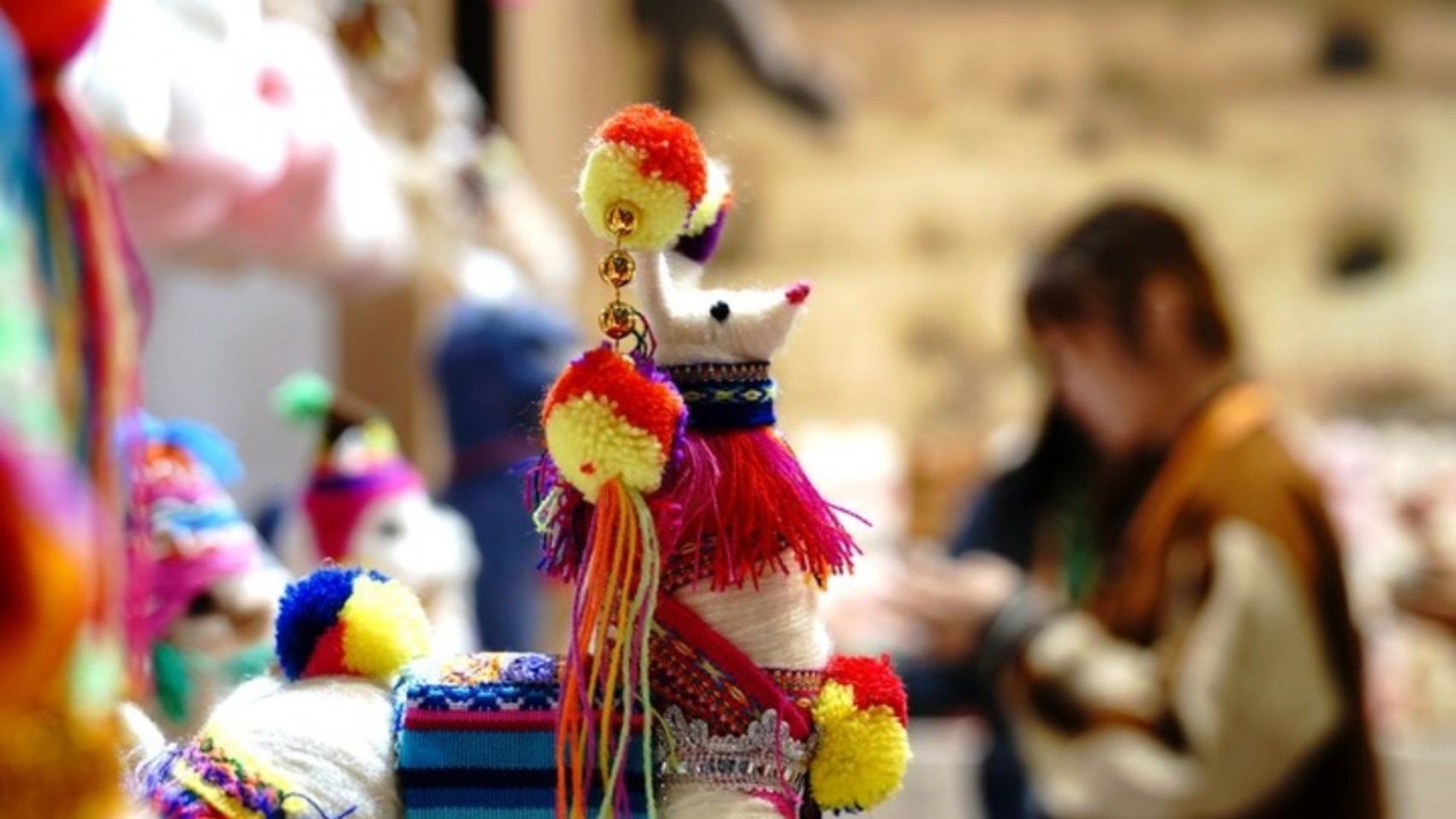 Juguete artesanal de Perú en la VI Exposición Internacional de Importaciones de China (CIIE, por sus siglas en inglés), en Shanghai