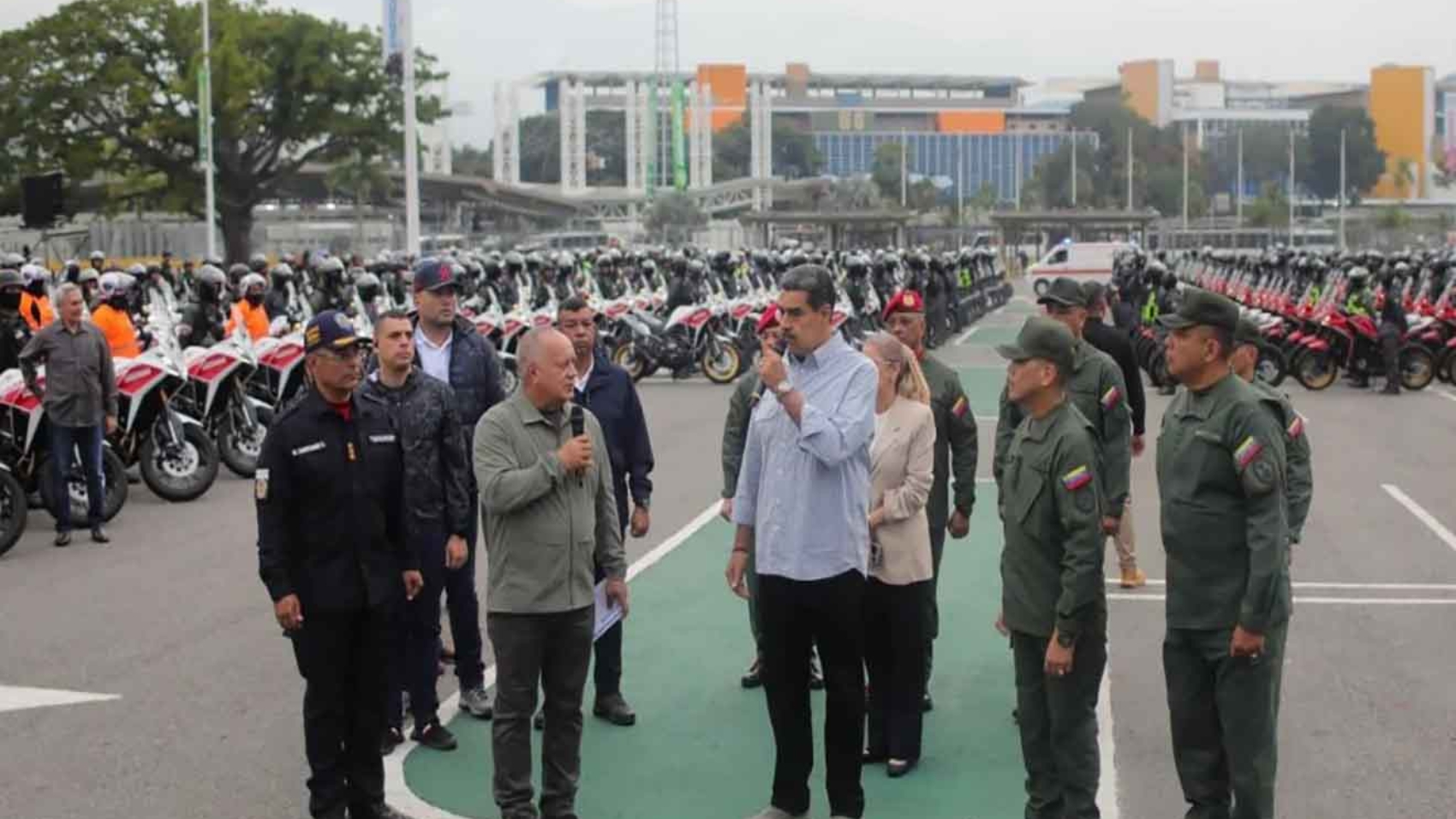 mADURO ENTREGA DE INSUMOS