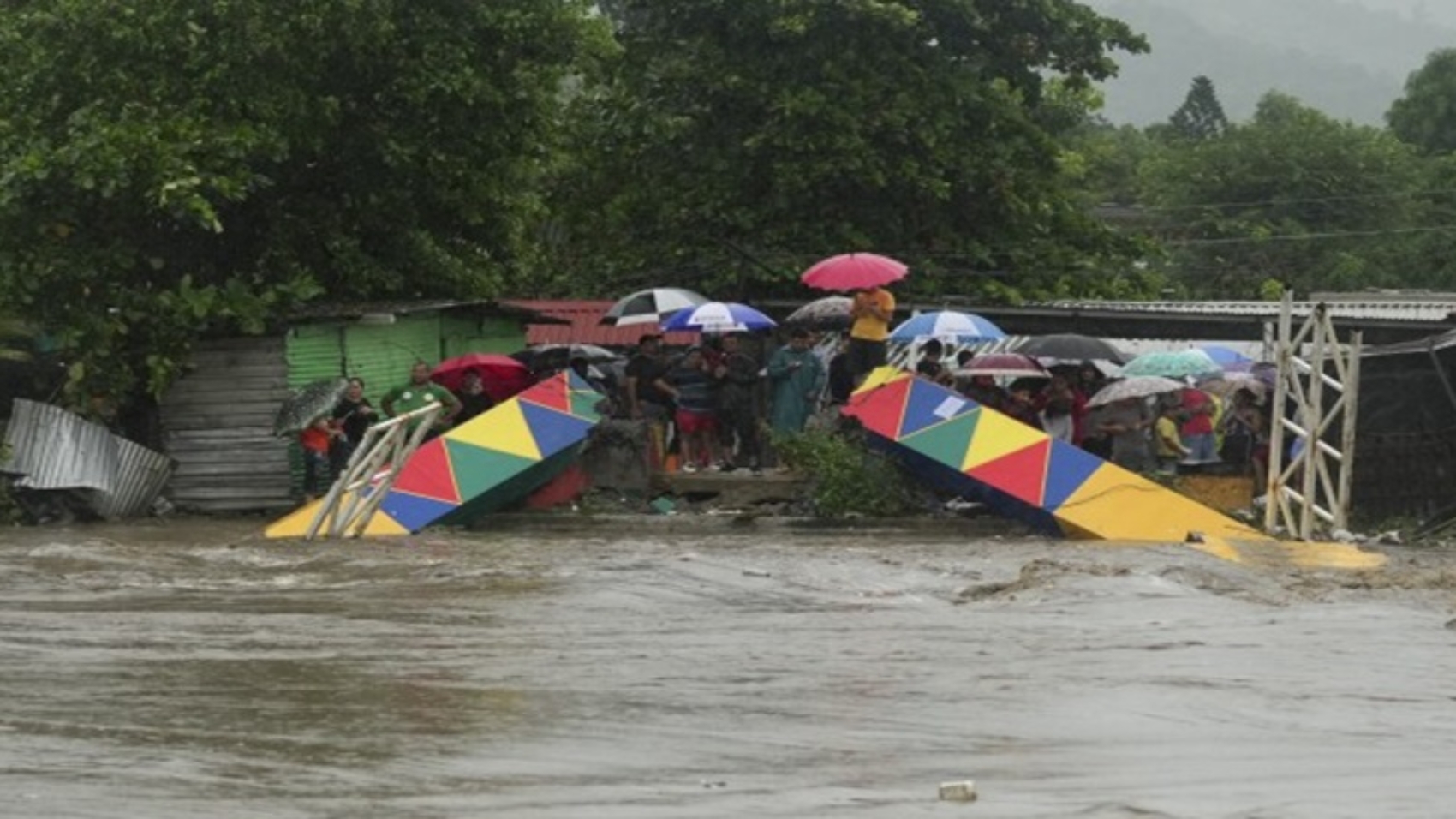 tormenta-tropical-Sara-en-Honduras