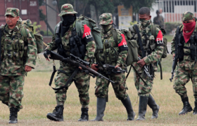 Autoridades de Colombia pactaron un cese al fuego con disidencia del ELN