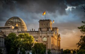 El presidente de Alemania disuelve el Parlamento del país