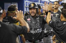 Leones del Caracas venció a Navegantes del Magallanes y salió de la racha negativa