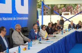 Universidades debaten propuestas para potenciar políticas educativas para 2025