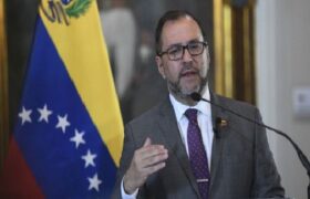 Canciller Gil a gobierno de Milei: Asuman las consecuencias de sus actos