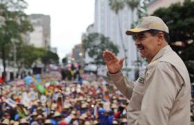 Presidente Maduro: El Palacio de Miraflores jamás caerá en manos de la oligarquía ni del imperialismo