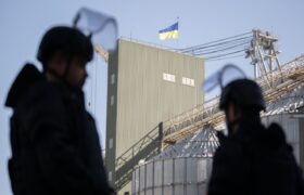 Lavrov: «Corporaciones de EEUU compraron tierras fértiles en Ucrania»