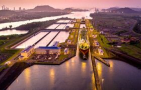 Panamá responde a Trump por amenazar con devolución del Canal a EEUU