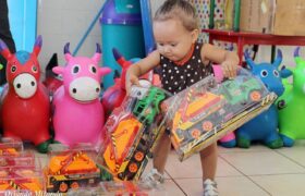 Niños del Hospital Dr. Elías Toro fueron favorecidos con la entrega de juguetes