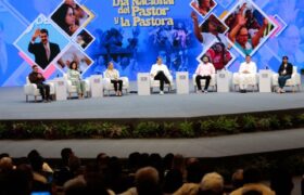 Presidente Maduro sostiene encuentro con pastores y pastoras cristianas