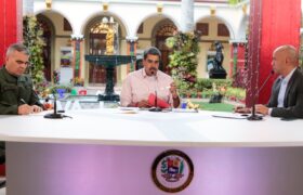Gobierno bolivariano entrego 102 planteles completamente recuperados por las Bricomiles