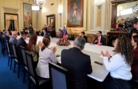 Jorge Rodríguez reiteró invitación a Maduro para su juramentación