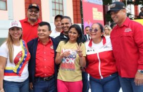 Vicepresidenta Rodríguez felicita a transportistas por respaldo al presidente Maduro