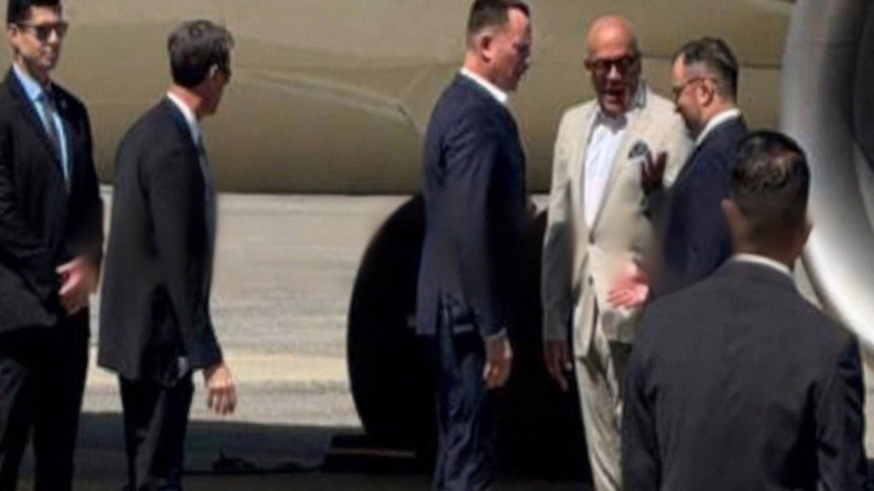 Grenell es recibido