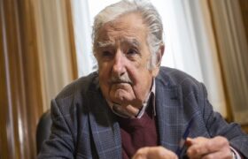 «Hasta acá llegué»: Mujica comunica que el cáncer se expandió por su cuerpo