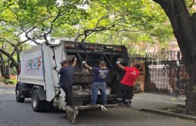 Cuadrillas de limpieza se activan para embellecer las calles de Caracas