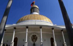 Bancada de oposición afirma que es inaceptable un gobierno interino en Venezuela
