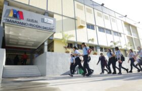 Estudiantes reinician clases este martes en todo el país
