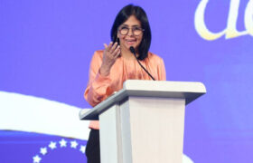 Delcy Rodríguez: «Que este 2025 fortalezca la unión nacional que nos ha permitido vencer a quienes han agredido a nuestra patria»