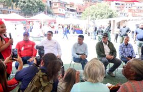 Realizan despliegue de atención social y equipamiento a Casas de Alimentación en Petare