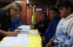 Comunas firman convenio con CFG para desarrollar proyectos en Revenga