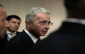 Comienza juicio contra expresidente colombiano Álvaro Uribe por soborno y fraude procesal