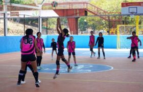 Cancha de usos múltiples masifica el deporte en San Blas estado Carabobo