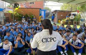 Estudiantes de Caricuao reciben jornada de formación en prevención del delito