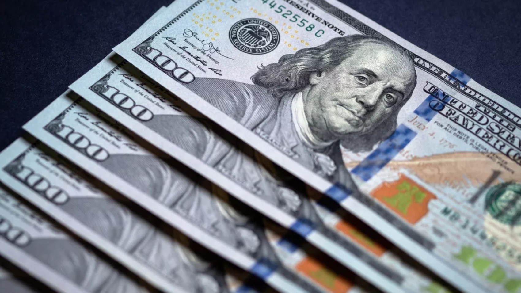 Dolares