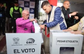 Ecuatorianos deciden su futuro este domingo en elecciones presidenciales