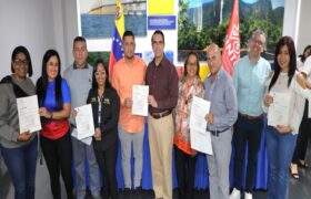 Más de 100 prestadores de servicio turístico reciben constancia de registro