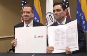 Carlos Vecchio y Juan Guaidó son investigados por fraude millonario a USAID