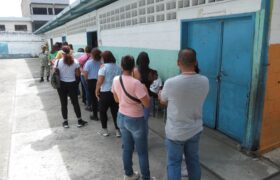 Comisión Electoral extendió jornada de votación de la Consulta Popular tras alta participación