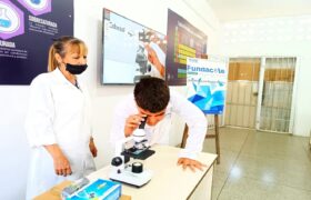 Estudiantes carabobeños conocen el mundo de la microscopía