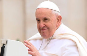 Vaticano: El papa Francisco «durmió bien anoche y ahora está descansando»
