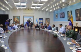 Consejo de Ministros debate la 5T para modernizar sistema político en beneficio del pueblo