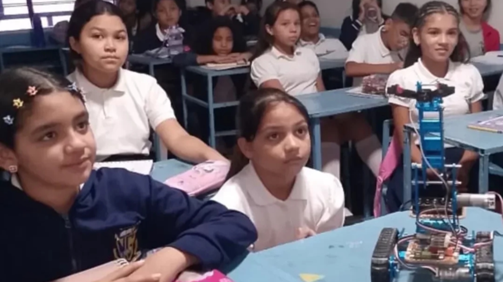 Apurenos-aprenden-sobre-robotica-con-el-Programa-Nacional-Semilleros-Cientificos