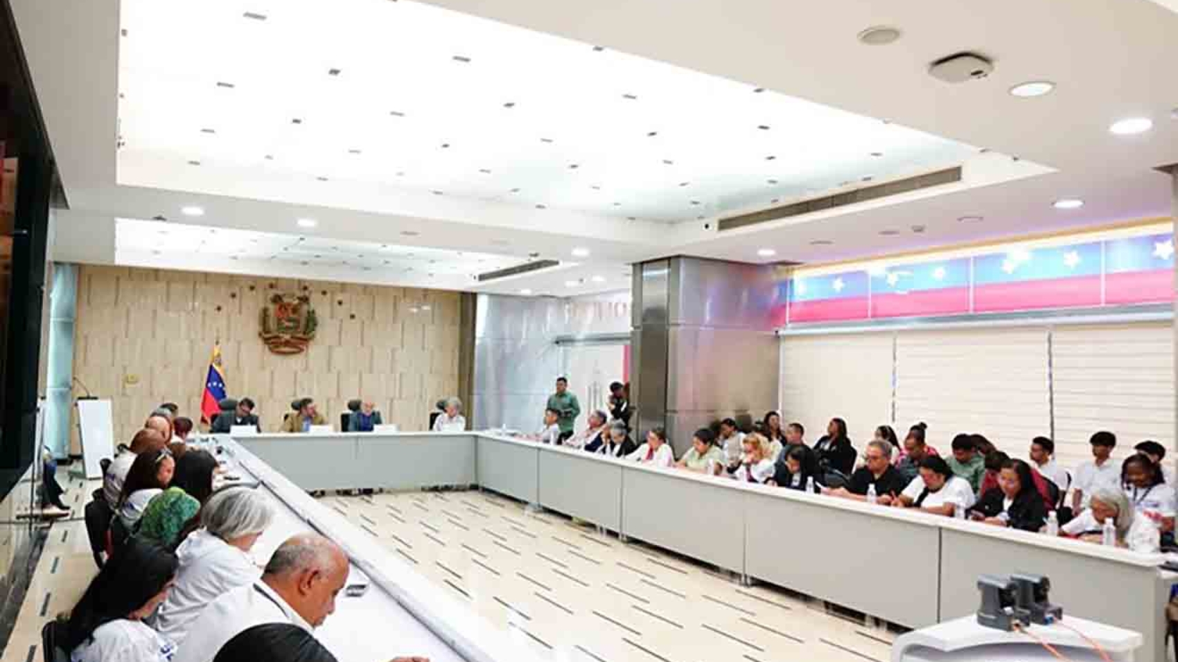 Autoridades venezolanas establecen plan de apoyo a los migrantes