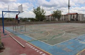 Rehabilitan canchas deportivas en la parroquia Alto de Los Godos de Monagas