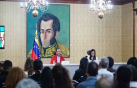Cancillería de Venezuela creará Consejo Articulador de Movimientos Sociales y Comunas