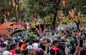 Caracas se llenó de color y alegría en el Paseo Los Próceres con desfile de carrozas