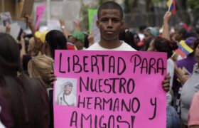 Fundación Latinoamericana condena violación de los DDHH contra migrantes venezolanos
