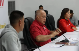 Gobernadores y alcaldes deben haber financiado proyectos comunales para postularse a comicios del 25-M