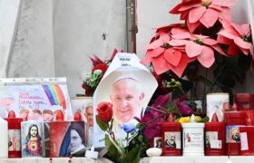 Papa Francisco registra ligera mejoría gradual