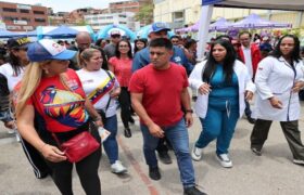 Despliegan atención médica integral en Liceo Mariano Picón Salas de Petare
