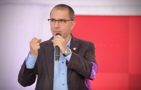 Arreaza rechaza señalamientos contra la Gran Misión Vivienda Venezuela tras los sismos