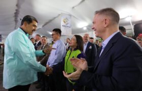 Maduro asegura que modelo económico venezolano no es “Made in United States”