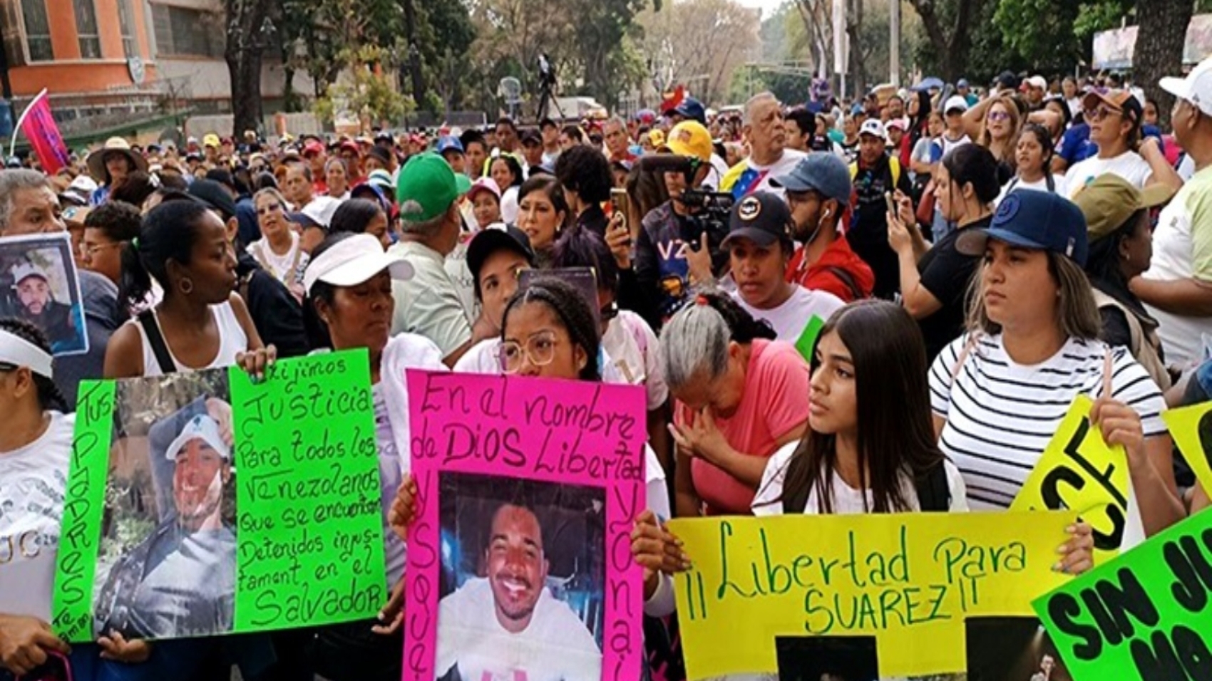 Marcharon-en-Caracas-en-defensa-de-migrantes-secuestrados-en-El-Salvador-t