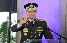 Padrino López: La institución armada no tolera ni tolerará amenazas de ningún gobierno extranjero